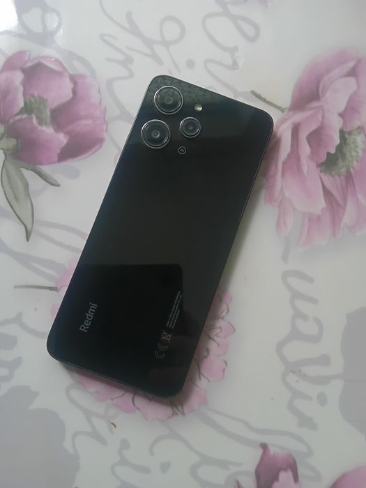 Телефон Redmi 12