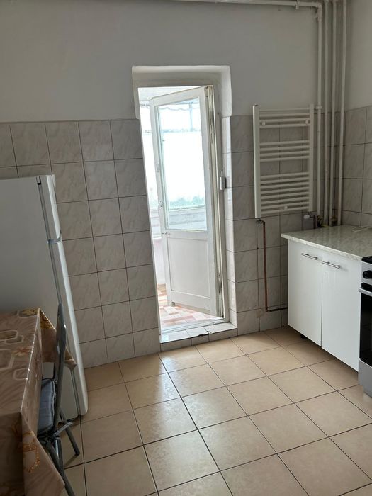 Inchiriez apartament cu 2 camere