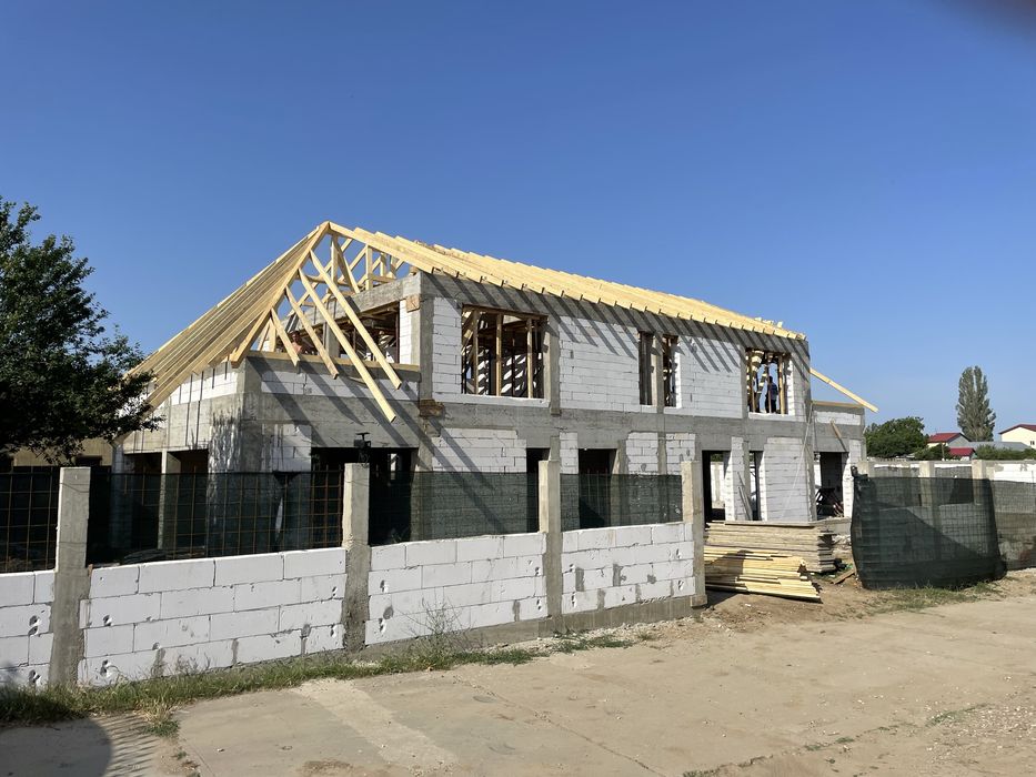 Echipa.Executam constructii la rosu/interioare( FIRMA)