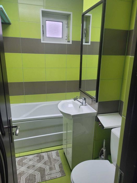 Închiriez apartament