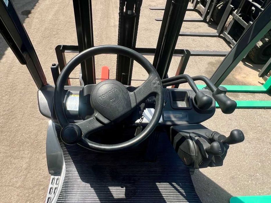 Вилочный погрузчик ( Кара)