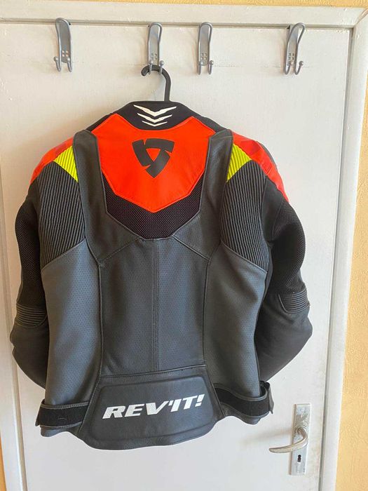 Rev it  кожено яке размер 50