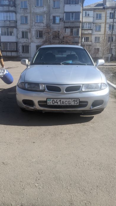 Митсубиши каризма