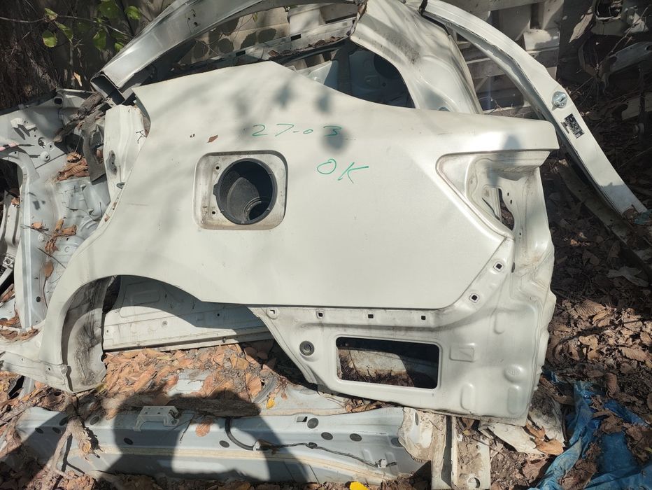 Toyota Camry задние крылья