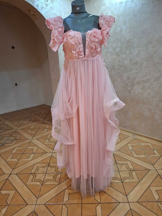 Булченска рокля цена по договаряне