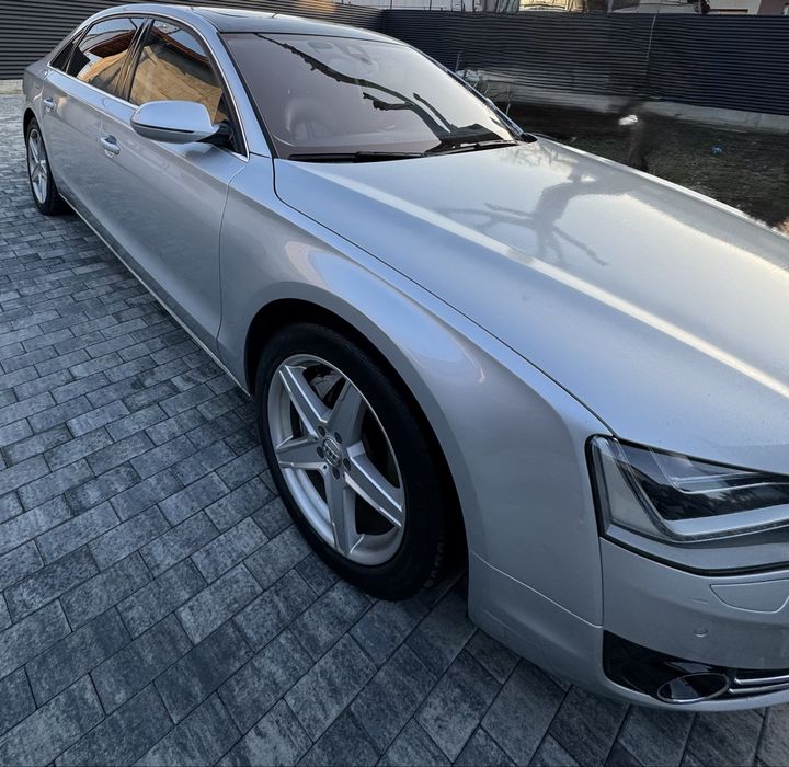 Audi A8 L   President