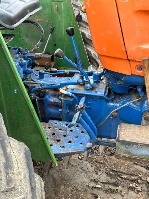 Vând tractor fiat 640