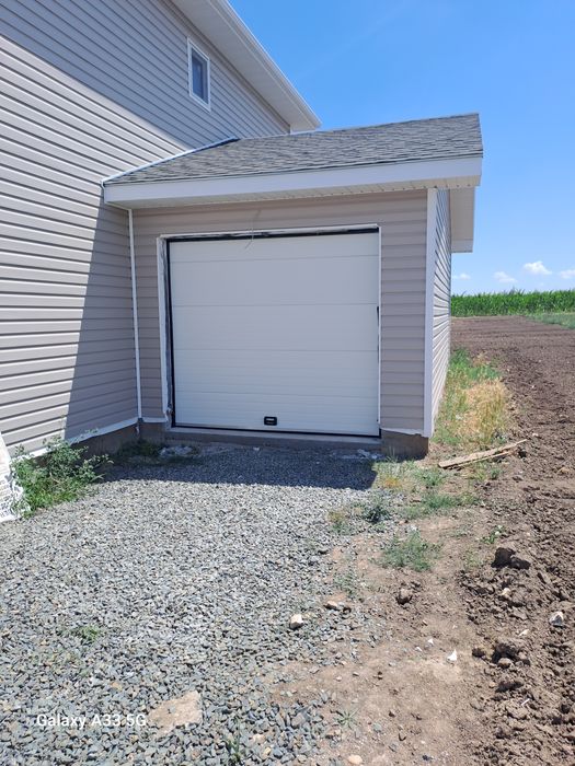 Ușă de garaj secționala