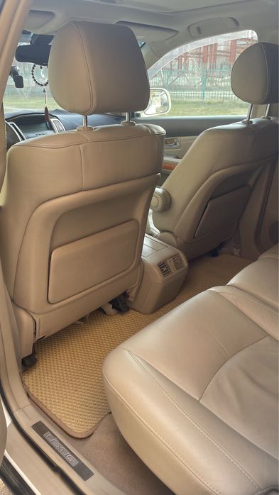 Продам машину Lexus RX330