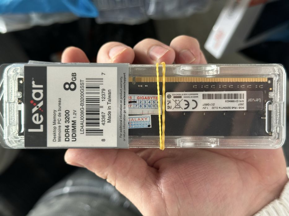 Монитор, ддр, ссд и клавиатура с мышкой, все абсолютно новое!