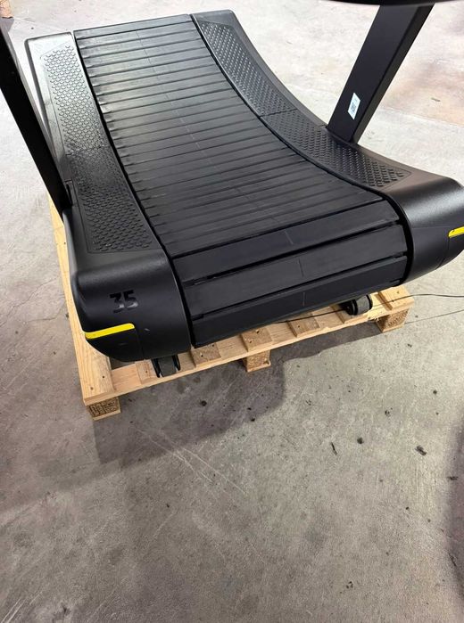 Професионални уреди Technogym Skillmill Connect & Matrix RXP Rower
