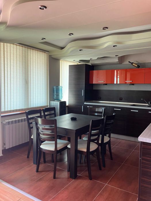 Продава се Двустаен апартамент в Варна, Базар Левски - 63 кв.м за 3937 €/кв.м - Снимка #2