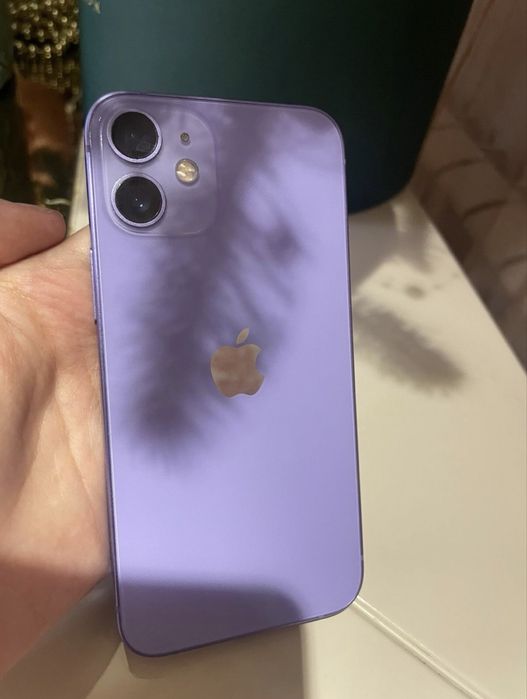 Продам или обменяю iPhone 12