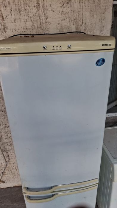 Продам холодильники на запчасти