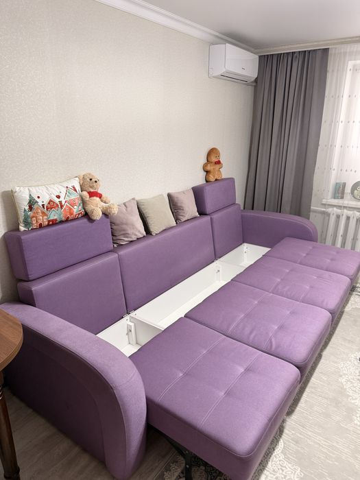 Просторный диван