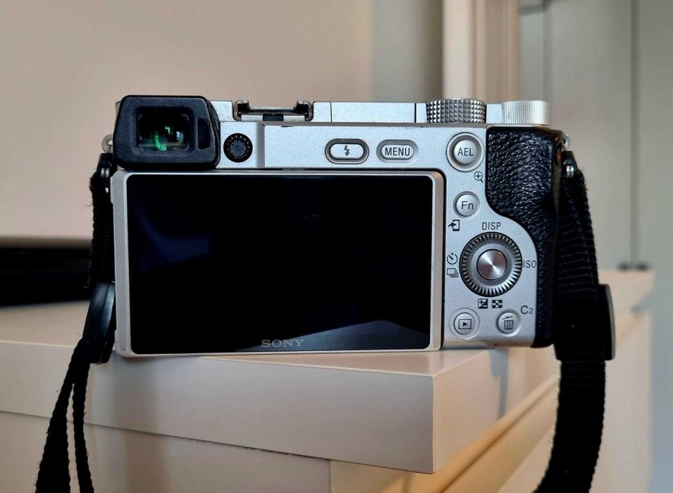 Aparat photo Sony Alpha A6100 kit 16-50mm 4K Argintiu