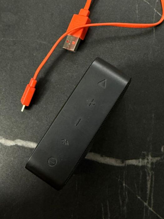 Портативная колонка JBL