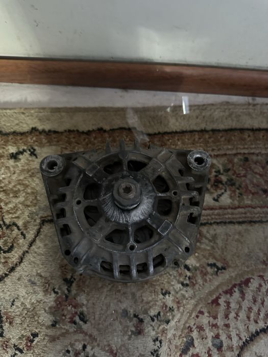 Генератор на мерс 210