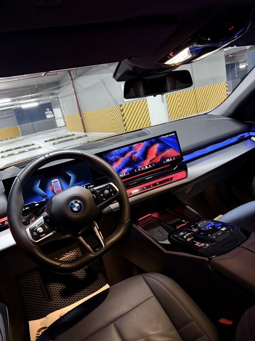 bmw i5 M  full position