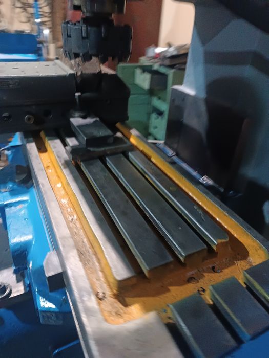 Продам станок фрезерный 6Р11