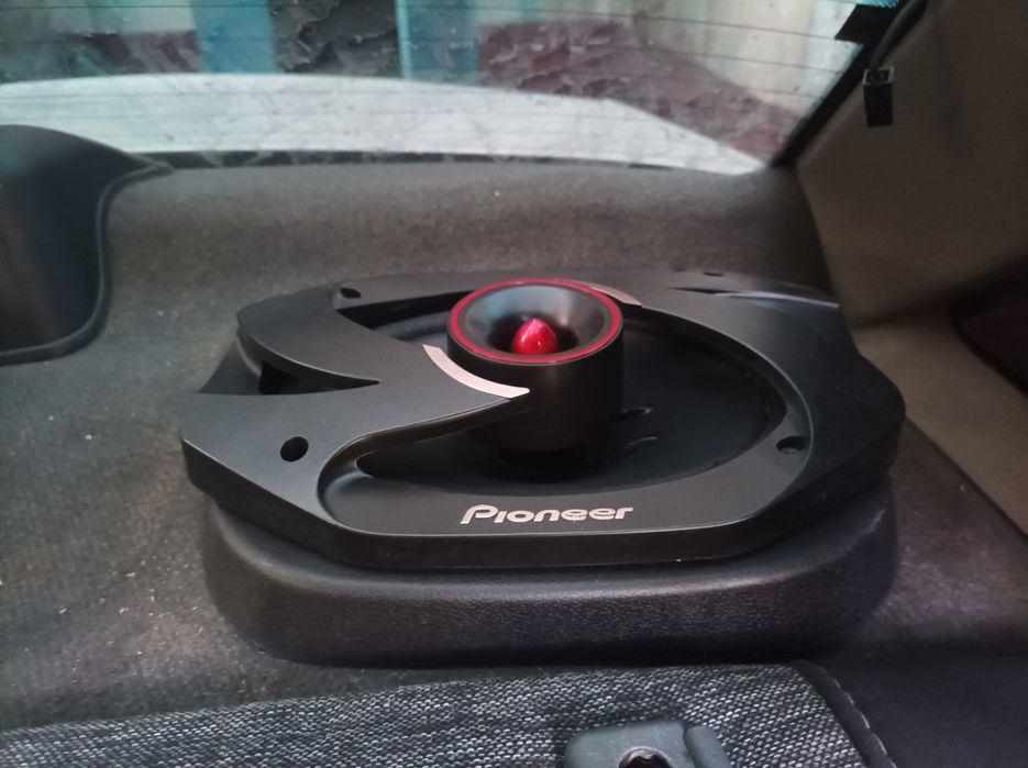 Колонка усилитель 1ой ишлатилган каробкалари Билан оригинал чкариш зор