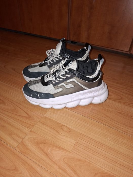 Versace chain reaction