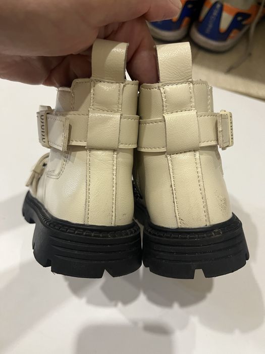 Продам весенние детские сапоги