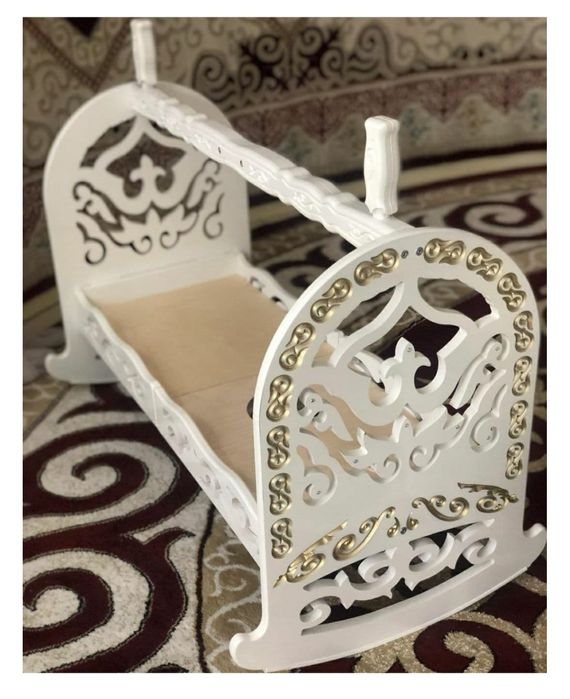 Бесік, шезлонг, стульчик для кормления сатылады