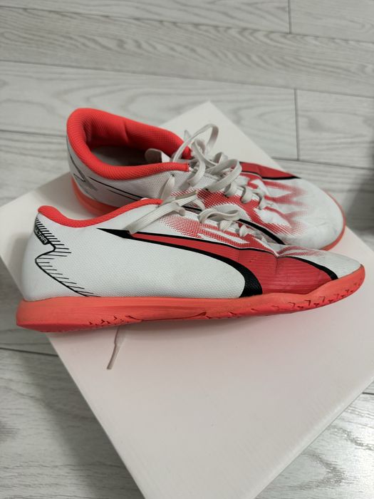 Ghete de fotbal Puma,marimea 38