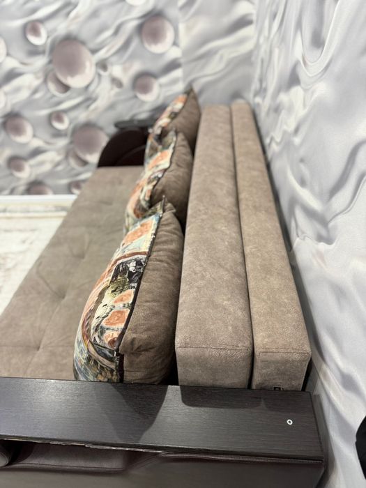 Продам двуспальный диван