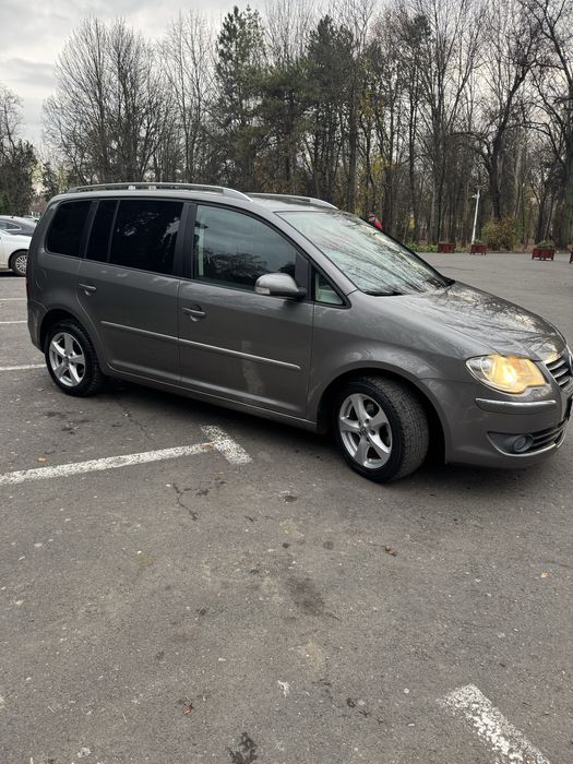 - Vw Touran - model 2008 - 2.0 TDI -Cutie DSG automata-stare excelenta