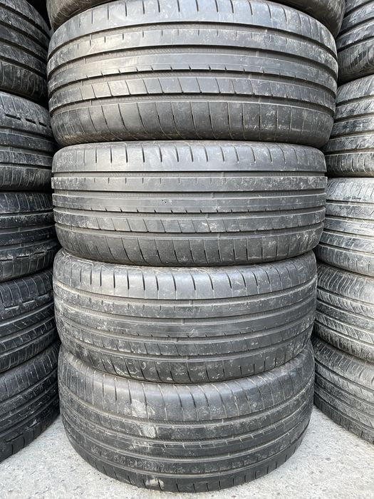 245/45/19 Goodyear balon