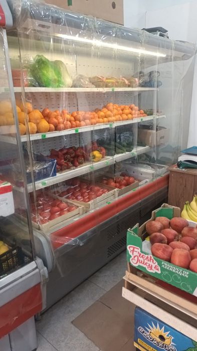 Холодильник и витрина