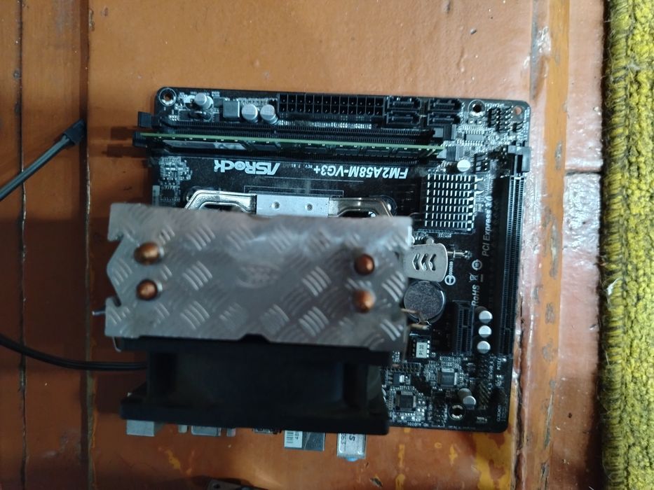 Продам комплектующие от старого ПК