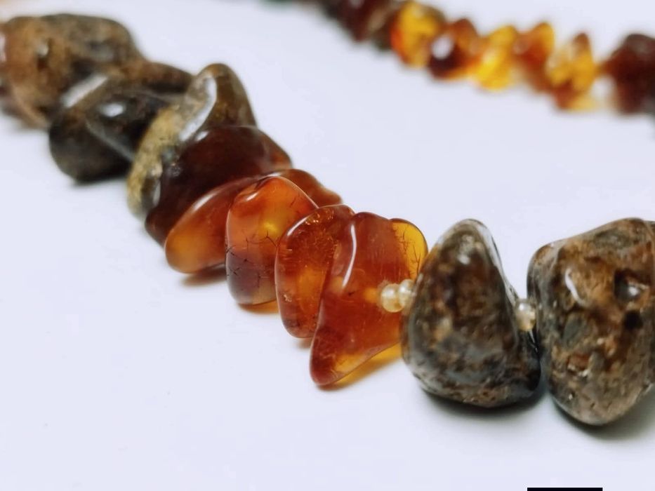 Vechi colier din chihlimbar natural baltic, cognac, honey, brun, rosu