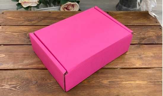 Подарочная коробка картонная