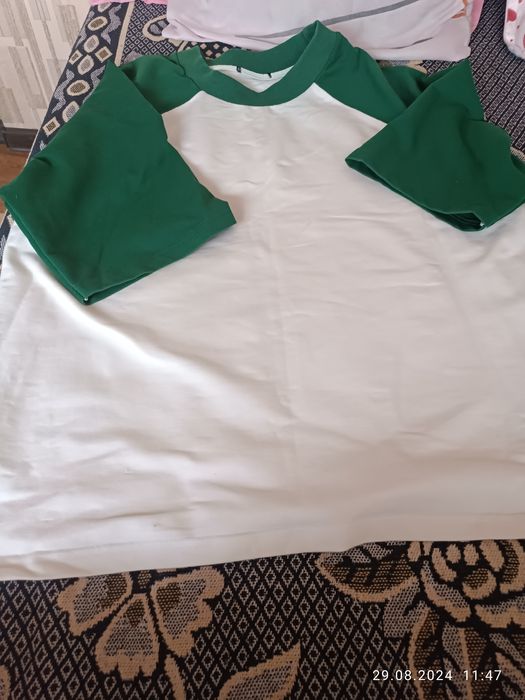 Спортивный женский костюм