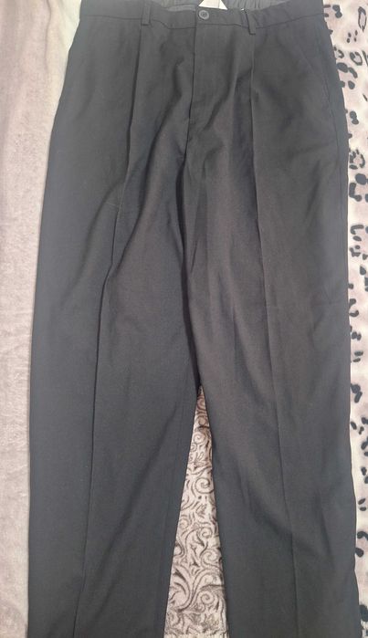 Pantaloni scoala