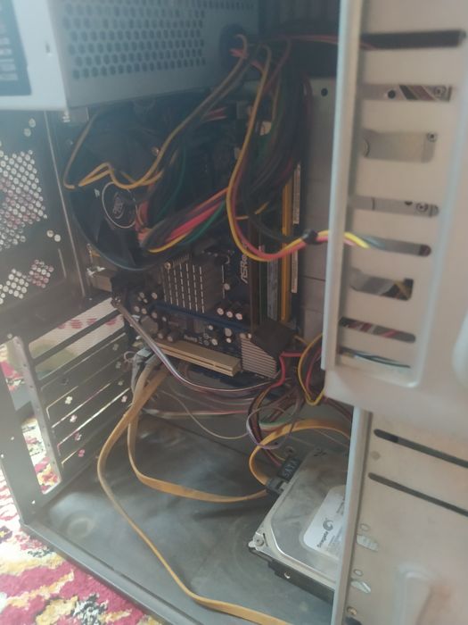 Компьютер монитор