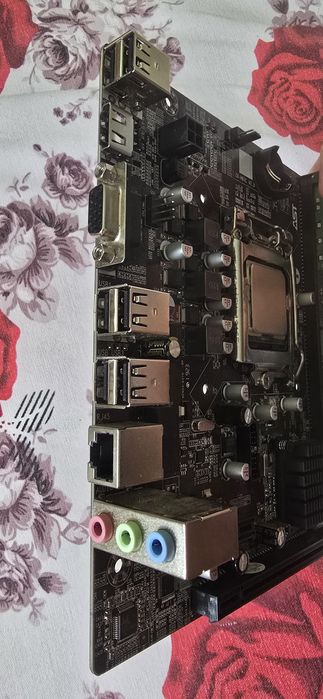 Материнская плата