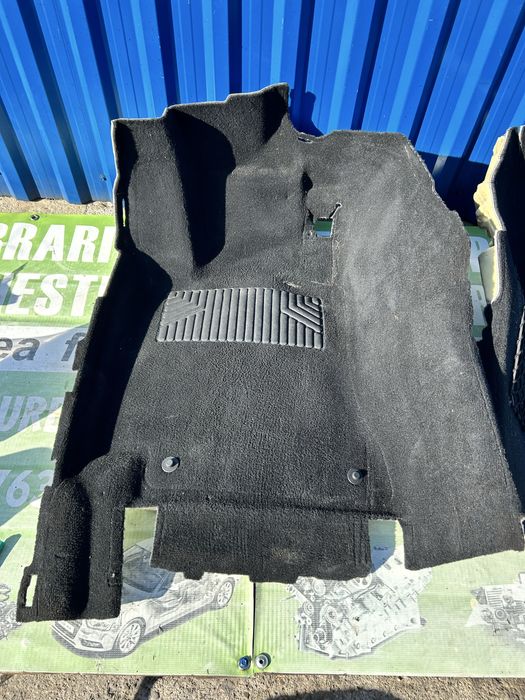 Mochetă față șofer , pasager podea interior Mercedes W213