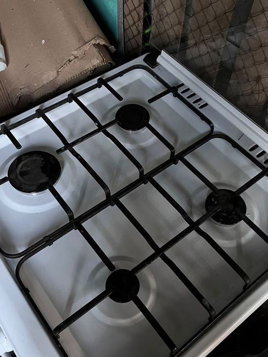 Продам газовую плиту