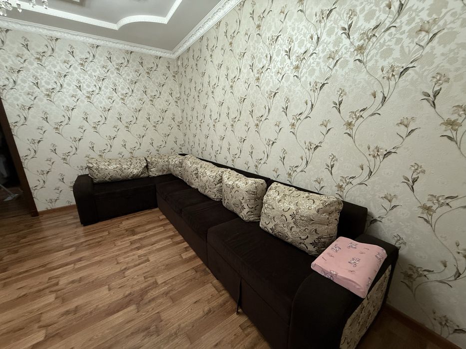 Продается диван в хорошем состоянии