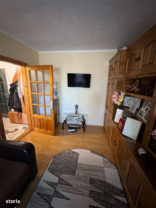 Vand apartament 2 camere Crihala, centrala gaz