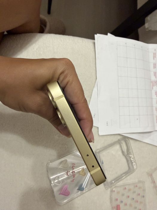 Samsung galaxy z flip 6 като нов в гаранция