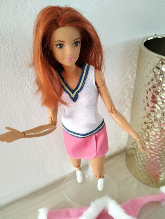 Păpușă Barbie made tu move