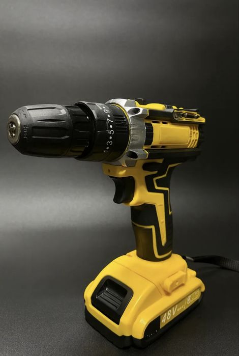 Шуруповерт два акб