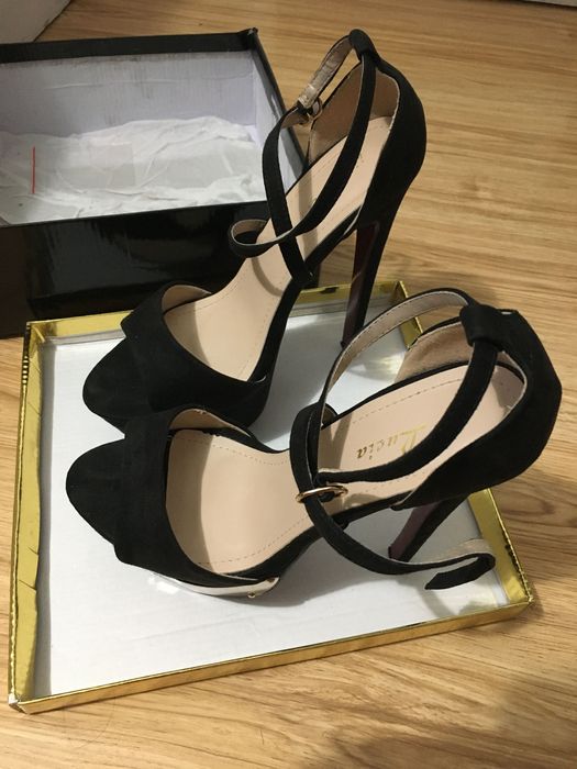 Чисто нови Дамски сандали с видок ток