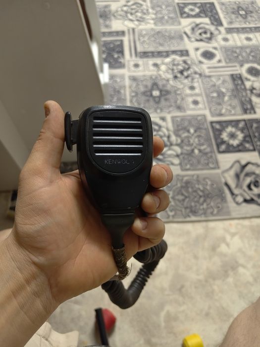 Продам рацию kenwood!