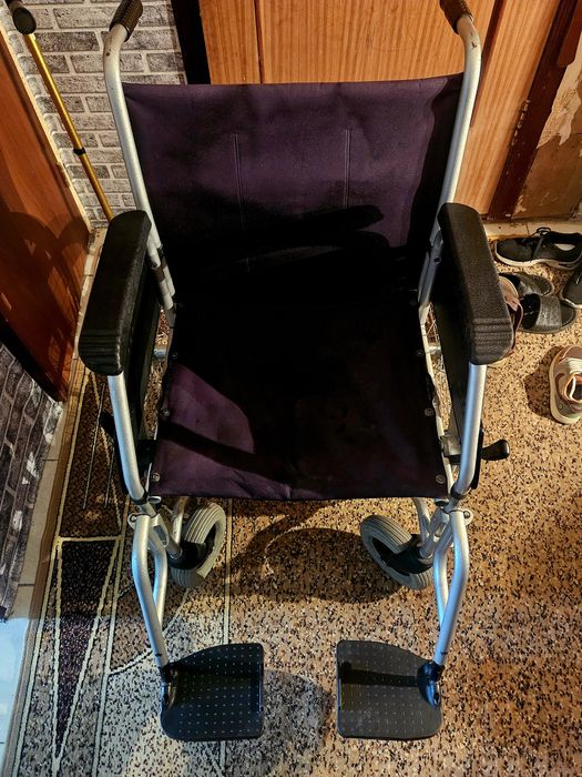 Продам инвалидную коляску